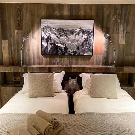 Chalet Onthe Rocks