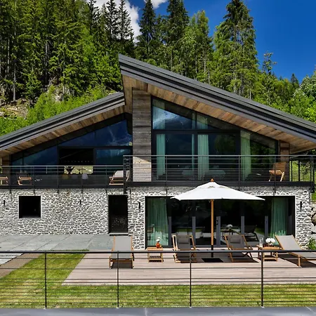 Chalet Onthe Rocks