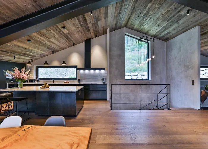 Onthe Rocks Chalet
